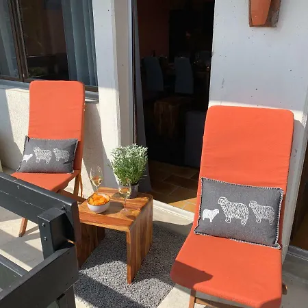 Les Essampilles Apartment *