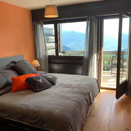 Les Essampilles Apartment *